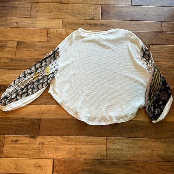 We the Free blouson long sleeve thermal top. - Picture 5 of 5